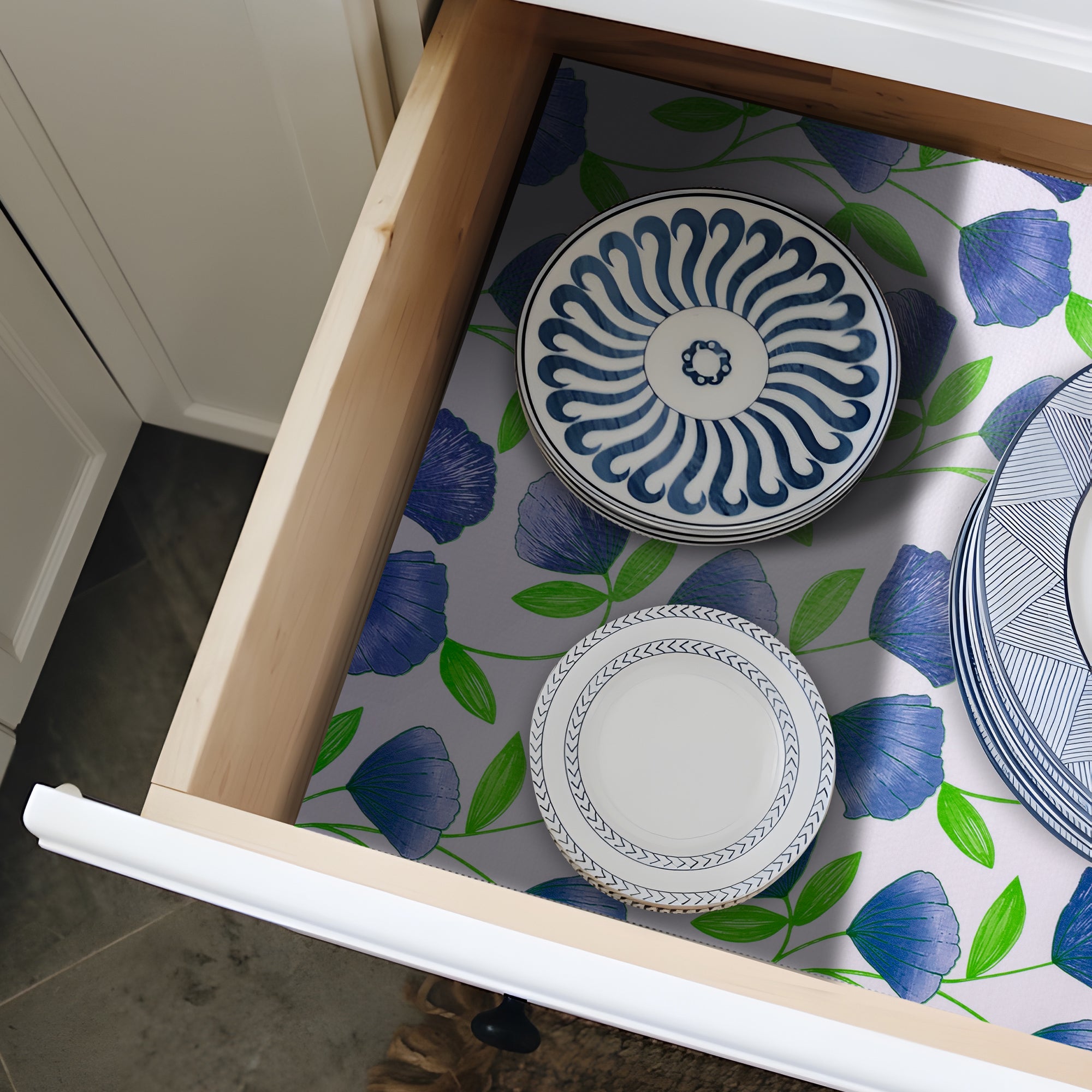 RAY STAR Four Leaf Clover Design Grip Shelf Liner Non Adhesive, Strong Grip Bottom, Easy Clean Kitchen Drawer, Cabinet, Cupboard Dresser Protector Cover（Blue ginkgo leaf)
